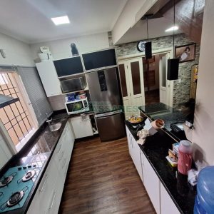 Sobrado com 104m², 3 dormitórios, 1 vaga, no bairro Vila Verde em Caxias do Sul para Comprar