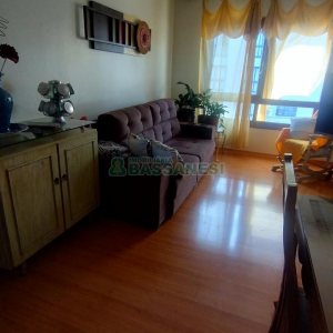 Apartamento com 78m², 2 dormitórios, 1 vaga, no bairro Medianeira em Caxias do Sul para Comprar