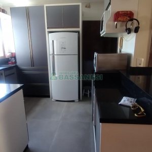 Apartamento com 78m², 2 dormitórios, 1 vaga, no bairro Medianeira em Caxias do Sul para Comprar