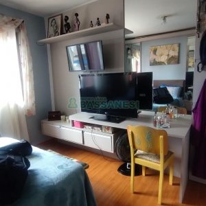 Apartamento com 78m², 2 dormitórios, 1 vaga, no bairro Medianeira em Caxias do Sul para Comprar