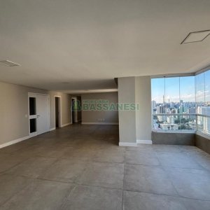 Apartamento com 142m², 3 dormitórios, 2 vagas, no bairro Cristo Redentor em Caxias do Sul para Alugar