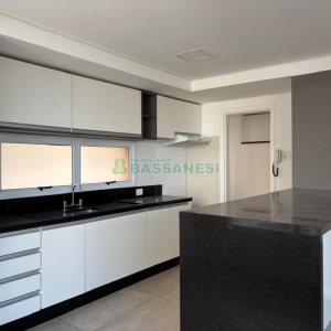 Apartamento com 142m², 3 dormitórios, 2 vagas, no bairro Cristo Redentor em Caxias do Sul para Alugar