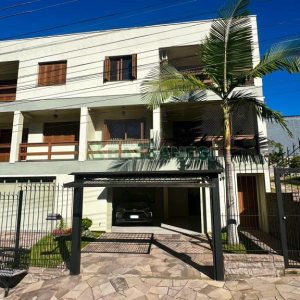 Sobrado com 182m², 3 dormitórios, 2 vagas, no bairro De Lazzer em Caxias do Sul para Comprar