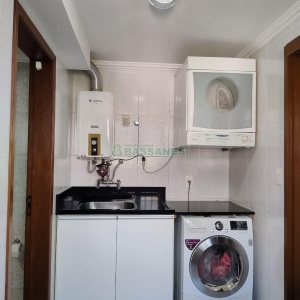 Sobrado com 182m², 3 dormitórios, 2 vagas, no bairro De Lazzer em Caxias do Sul para Comprar