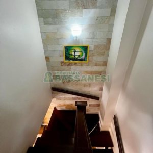 Sobrado com 182m², 3 dormitórios, 2 vagas, no bairro De Lazzer em Caxias do Sul para Comprar