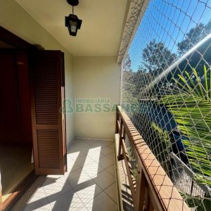 Sobrado com 182m², 3 dormitórios, 2 vagas, no bairro De Lazzer em Caxias do Sul para Comprar