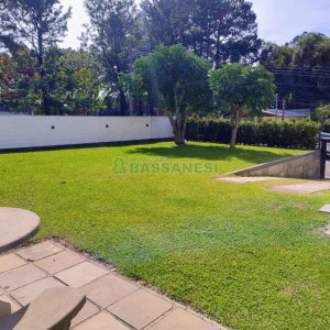 Sobrado com 182m², 3 dormitórios, 2 vagas, no bairro De Lazzer em Caxias do Sul para Comprar