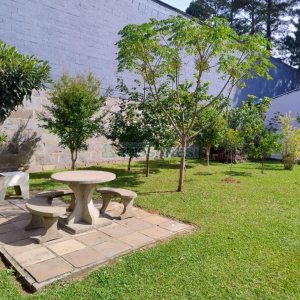 Sobrado com 182m², 3 dormitórios, 2 vagas, no bairro De Lazzer em Caxias do Sul para Comprar