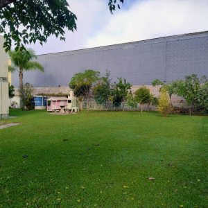 Sobrado com 182m², 3 dormitórios, 2 vagas, no bairro De Lazzer em Caxias do Sul para Comprar