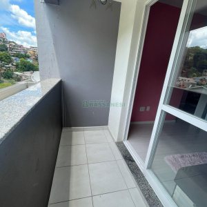 Apartamento com 59m², 2 dormitórios, 1 vaga, no bairro Vinhedos em Caxias do Sul para Alugar