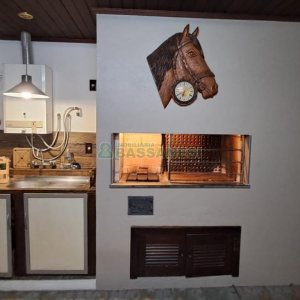 Casa com 211m², 3 dormitórios, 2 vagas, no bairro Linha 40 em Caxias do Sul para Comprar