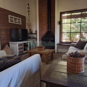 Casa com 211m², 3 dormitórios, 2 vagas, no bairro Linha 40 em Caxias do Sul para Comprar