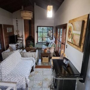 Casa com 211m², 3 dormitórios, 2 vagas, no bairro Linha 40 em Caxias do Sul para Comprar