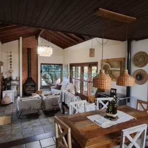 Casa com 211m², 3 dormitórios, 2 vagas, no bairro Linha 40 em Caxias do Sul para Comprar