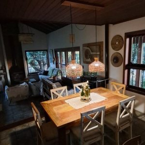 Casa com 211m², 3 dormitórios, 2 vagas, no bairro Linha 40 em Caxias do Sul para Comprar