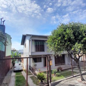 Casa com 249m², 4 dormitórios, 1 vaga, no bairro Esplanada em Caxias do Sul para Comprar