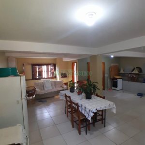 Casa com 249m², 4 dormitórios, 1 vaga, no bairro Esplanada em Caxias do Sul para Comprar