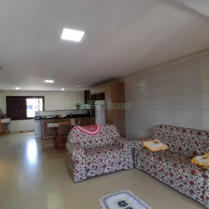 Casa com 249m², 4 dormitórios, 1 vaga, no bairro Esplanada em Caxias do Sul para Comprar