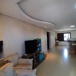 Casa com 249m², 4 dormitórios, 1 vaga, no bairro Esplanada em Caxias do Sul para Comprar