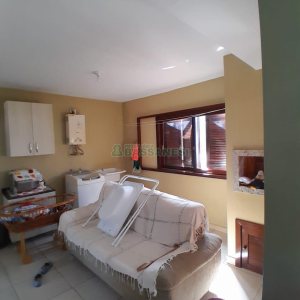 Casa com 249m², 4 dormitórios, 1 vaga, no bairro Esplanada em Caxias do Sul para Comprar