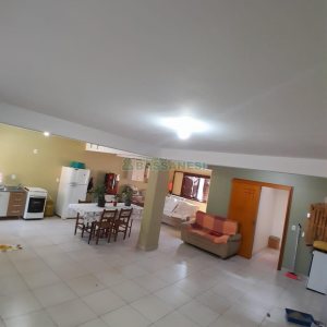 Casa com 249m², 4 dormitórios, 1 vaga, no bairro Esplanada em Caxias do Sul para Comprar