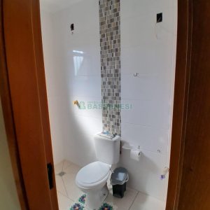 Casa com 249m², 4 dormitórios, 1 vaga, no bairro Esplanada em Caxias do Sul para Comprar