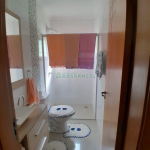Casa com 249m², 4 dormitórios, 1 vaga, no bairro Esplanada em Caxias do Sul para Comprar