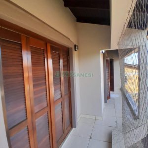 Casa com 249m², 4 dormitórios, 1 vaga, no bairro Esplanada em Caxias do Sul para Comprar