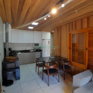 Casa com 249m², 4 dormitórios, 1 vaga, no bairro Esplanada em Caxias do Sul para Comprar