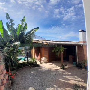 Casa com 249m², 4 dormitórios, 1 vaga, no bairro Esplanada em Caxias do Sul para Comprar