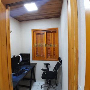 Casa com 249m², 4 dormitórios, 1 vaga, no bairro Esplanada em Caxias do Sul para Comprar