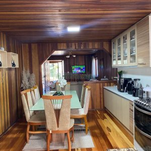 Casa com 188m², 3 dormitórios, 2 vagas, no bairro Charqueadas em Caxias do Sul para Comprar