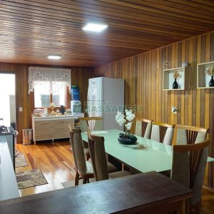 Casa com 188m², 3 dormitórios, 2 vagas, no bairro Charqueadas em Caxias do Sul para Comprar