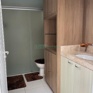 Casa com 188m², 3 dormitórios, 2 vagas, no bairro Charqueadas em Caxias do Sul para Comprar