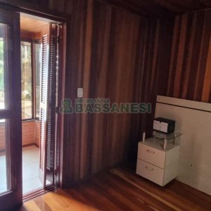 Casa com 188m², 3 dormitórios, 2 vagas, no bairro Charqueadas em Caxias do Sul para Comprar