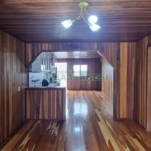 Casa com 188m², 3 dormitórios, 2 vagas, no bairro Charqueadas em Caxias do Sul para Comprar