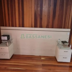 Casa com 188m², 3 dormitórios, 2 vagas, no bairro Charqueadas em Caxias do Sul para Comprar