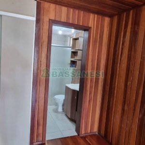 Casa com 188m², 3 dormitórios, 2 vagas, no bairro Charqueadas em Caxias do Sul para Comprar