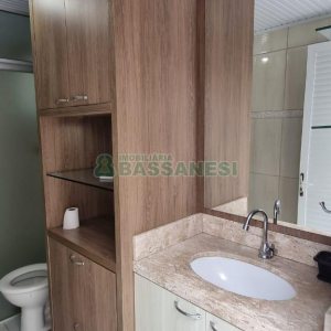 Casa com 188m², 3 dormitórios, 2 vagas, no bairro Charqueadas em Caxias do Sul para Comprar