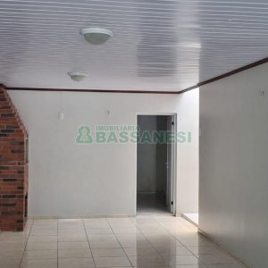 Casa com 188m², 3 dormitórios, 2 vagas, no bairro Charqueadas em Caxias do Sul para Comprar