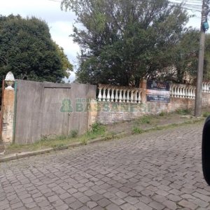 Terreno com 614m², no bairro Nossa Senhora de Lourdes em Caxias do Sul para Comprar