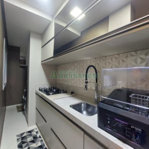 Apartamento com 80m², 2 dormitórios, 1 vaga, no bairro De Lazzer em Caxias do Sul para Comprar
