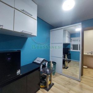 Apartamento com 80m², 2 dormitórios, 1 vaga, no bairro De Lazzer em Caxias do Sul para Comprar
