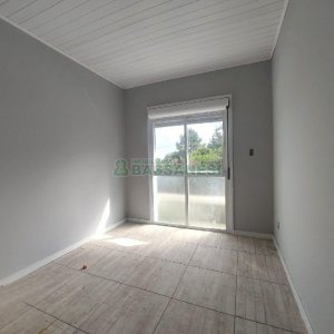 Sobrado com 45m², 2 dormitórios, no bairro Nossa Senhora das Graças em Caxias do Sul para Alugar ou Comprar