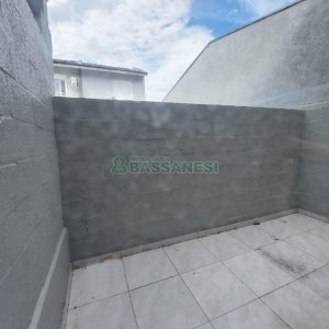 Sobrado com 45m², 2 dormitórios, no bairro Nossa Senhora das Graças em Caxias do Sul para Alugar ou Comprar