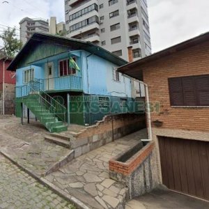 Terreno com 220m², no bairro Madureira em Caxias do Sul para Comprar