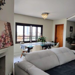 Apto/Cobertura com 180m², 3 dormitórios, 2 vagas, no bairro Kayser em Caxias do Sul para Alugar