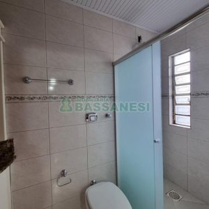 Casa com 250m², 3 dormitórios, 2 vagas, no bairro Bela Vista em Caxias do Sul para Comprar