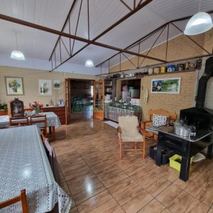 Chácara com 250m², 3 dormitórios, no bairro Criúva em Caxias do Sul para Comprar