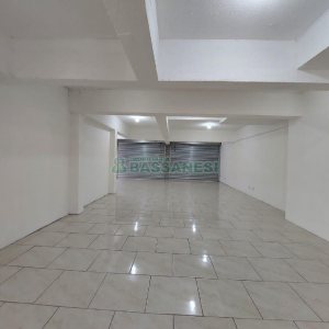 Loja com 213m², no bairro Cinqüentenário em Caxias do Sul para Alugar
